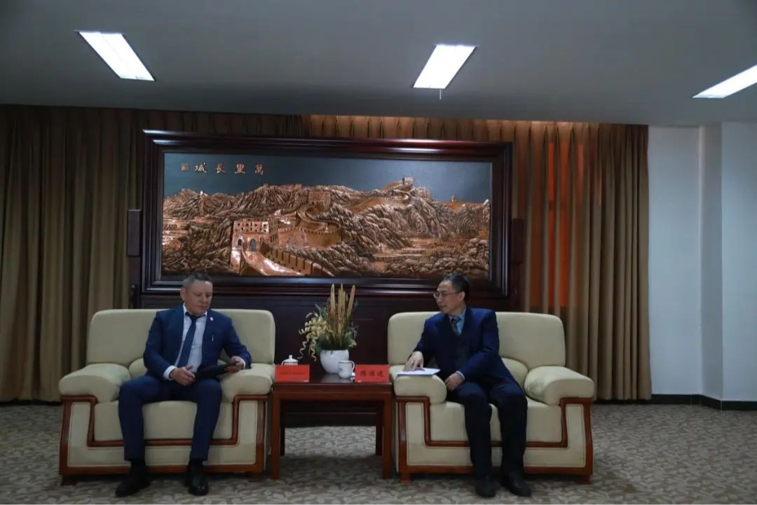 俄罗斯伊尔库茨克国立理工大学校长团访问开云