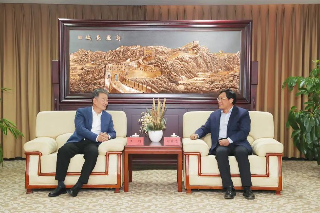 民进中央“凝心铸魂强根基、团结奋进新征程” 主题教育调研座谈会在开云召开